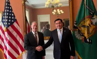 Мосты дипломатии: Ерлан Аккенженов и Брэдли Смит обсуждают экономические течения в условиях санкционных бурь