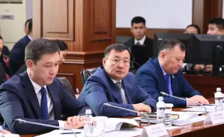 Обсуждены меры макроэкономической стабилизации и благосостояния населения на заседании правительства