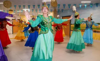 Сирье Карис посетила школу «Келешек мектебі» в Казахстане