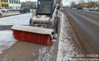 Первый снег в Астане: как коммунальные службы справляются с последствиями