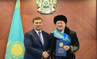 Аким области Нурлыбек Налибаев отметил вклад Мухтара Кул-Мухаммеда в развитие региона и вручил звание "Почетный гражданин Кызылординской области"