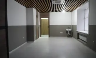 В Буландинском районе возводится новый маяк для путешественников — модернизированный вокзал в Макинске