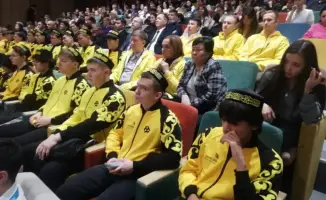 Форум в Костанае подчеркивает важность рабочих профессий и патриотических ценностей