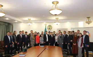 Лекция в Бюро национальной статистики: слушатели Национальной школы государственной политики обсуждают важность статистических данных