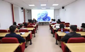 Члены Высшего Судебного Совета провели гостевые лекции для магистрантов Академии правосудия