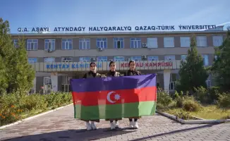 Тройняшки из Азербайджана и близнецы из Кыргызстана изучают казахский язык в Туркестане