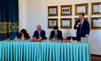 Алматы: Презентация факсимильных изданий о хане Аз-Джанибеке