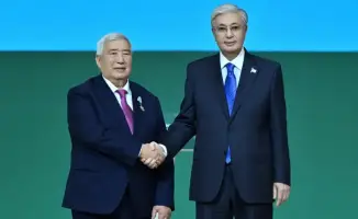 Касым-Жомарт Токаев вручил государственные награды работникам сельского хозяйства на втором Форуме