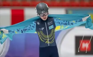 Казахстанский шорт-трекист Богдан Вехов завоевал две золотые медали на этапе Кубка мира, став первым в истории страны на дистанции 1000 метров.