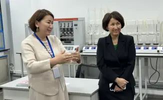 Вице-министр науки и высшего образования РК Гулзат Кобенова посетила Kozybayev University для ознакомления с научными проектами и инфраструктурой