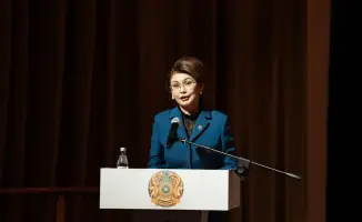 Президент Токаев отметил юбилей театра имени Наталии Сац на торжественном мероприятии