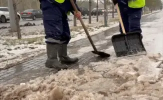 Снег и лед: кто спасет Астану от зимы?