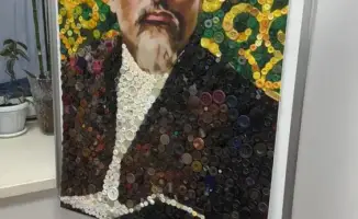 Дети в Астане создают портрет Абая Кунанбайулы из пуговиц, развивая уважение к национальному наследию