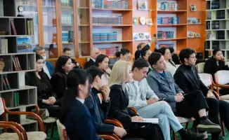 Обсуждение инициатив и проектов с молодежью Клуба молодых избирателей в Астане