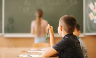 Скандал вокруг Tesla Education: родители жалуются в Астане и Алматы