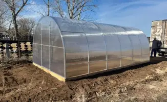 современная теплица в Карабатыре программа Таза Қазақстан обучение биологии выращивание овощей