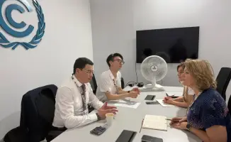 На COP30 прошла встреча вице-министра Мансура Ошурбаева с Марией Мисовиковой из Исполнительного офиса РКИК ООН