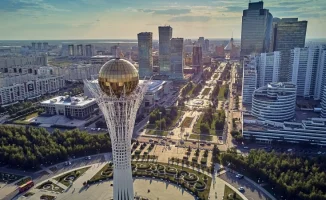 Казахстан занимает деньги на проекты: Премьер Бектенов о безопасности госдолга