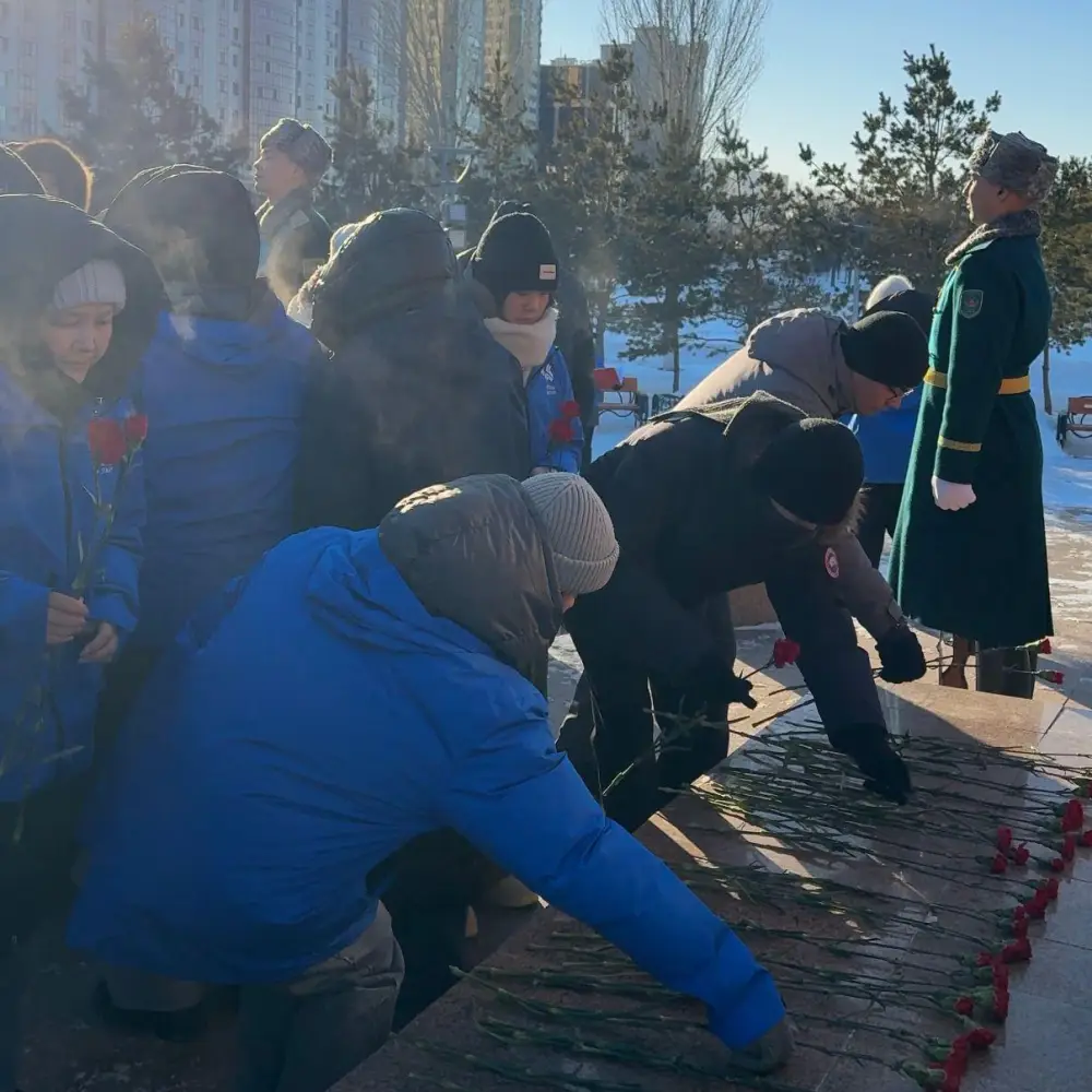 115-летие легендарного полководца: память Бауыржана Момышулы почтили в Астане (3)