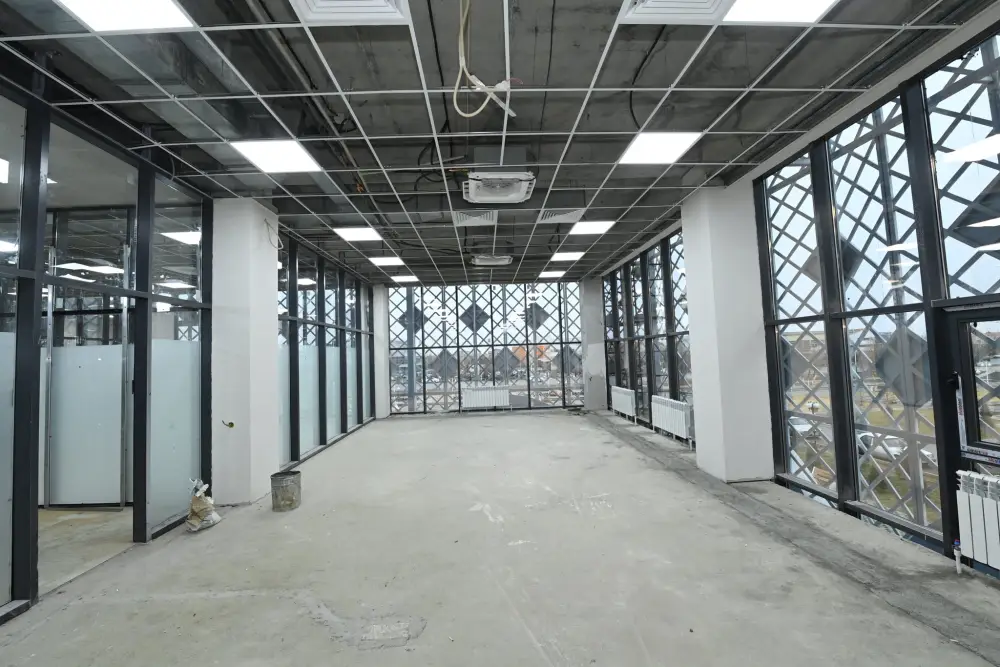 Работы на строительных площадках продолжаются (2)