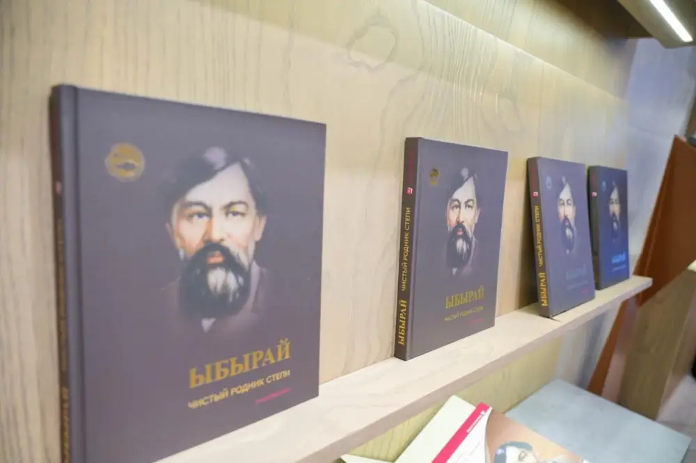 В Астане школам и библиотекам вручили цифровые учебные станции, работающие без интернета (6)