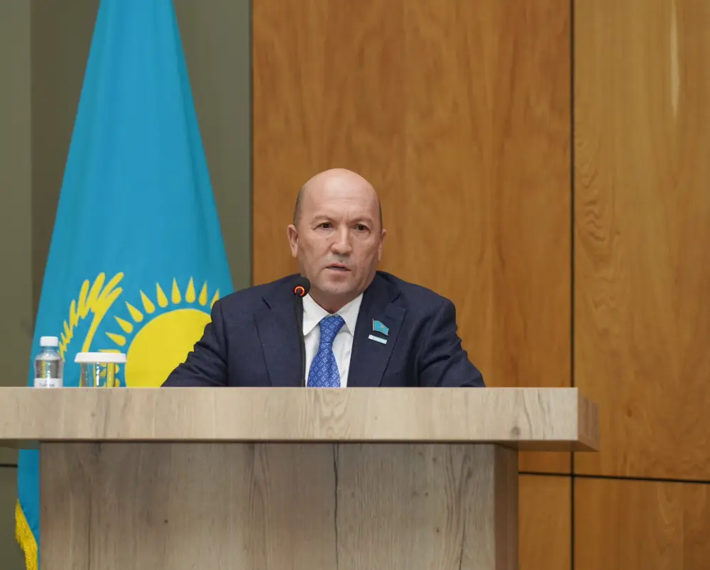 В ТУРКЕСТАНЕ С УЧАСТИЕМ СОВЕТНИКА ПРЕЗИДЕНТА ОБСУДИЛИ ПРИОРИТЕТНЫЕ НАПРАВЛЕНИЯ ПОСЛАНИЯ (4)