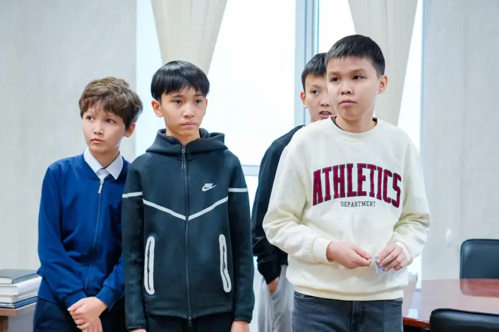 «Закон и порядок»: день открытых дверей провела для школьников столичная прокуратура (9)