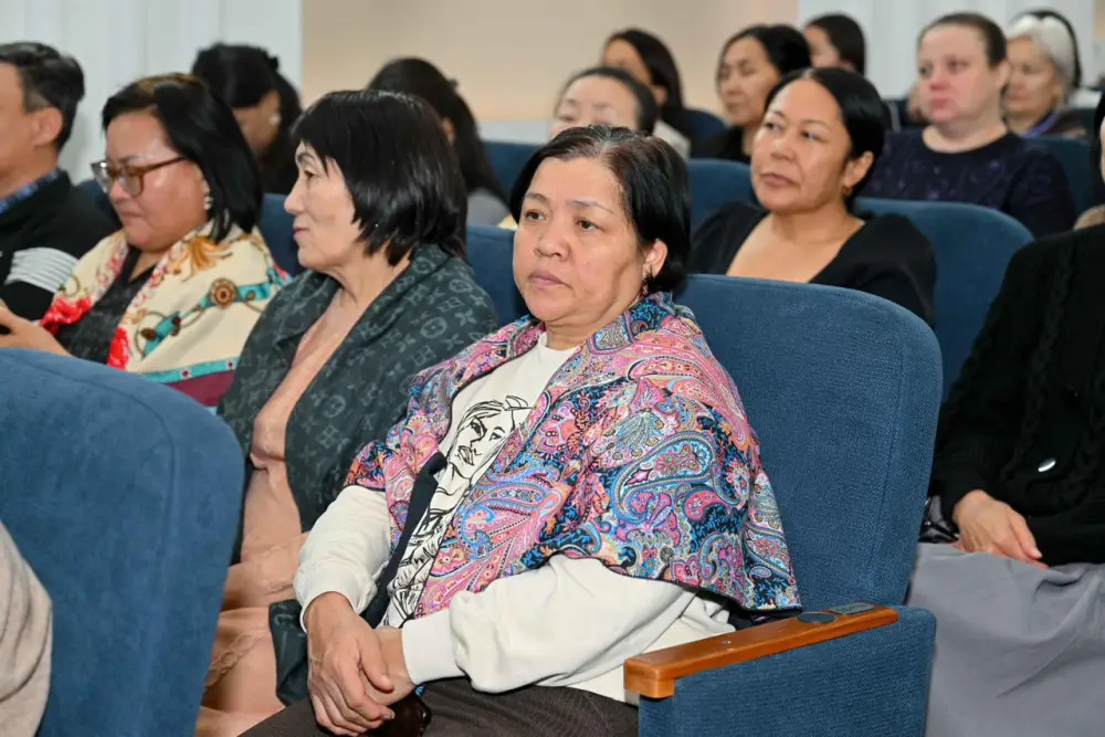 Аким области встретился с жителями города Семей (3)