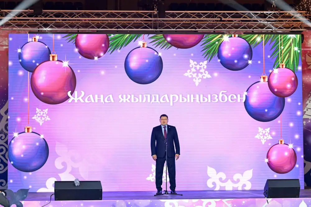 В Семее прошла новогодняя елка акима области (6)