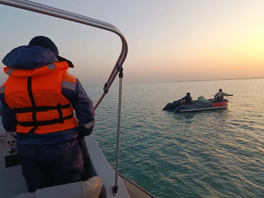 МЧС призывает граждан не выходить на тонкий лёд и соблюдать правила безопасности на водоёмах (3)