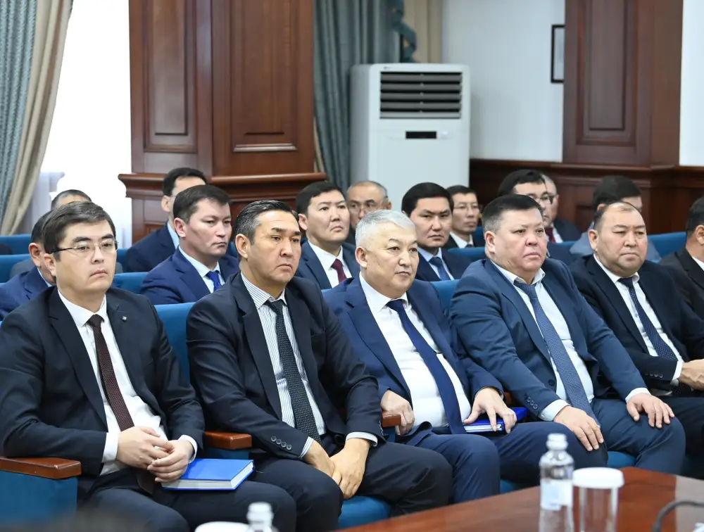 Рассмотрены вопросы развития и цифровизации транспортно-транзитной отрасли (6)