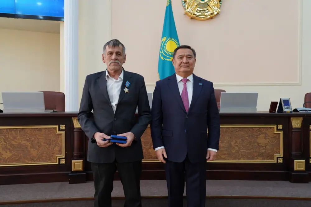 Государственные награды получили лучшие представители рабочих профессий (3)