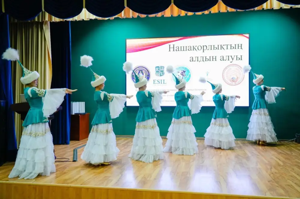 Появление кинологов и спецназа: полиция наглядно продемонстрировала опасность наркотиков (9)