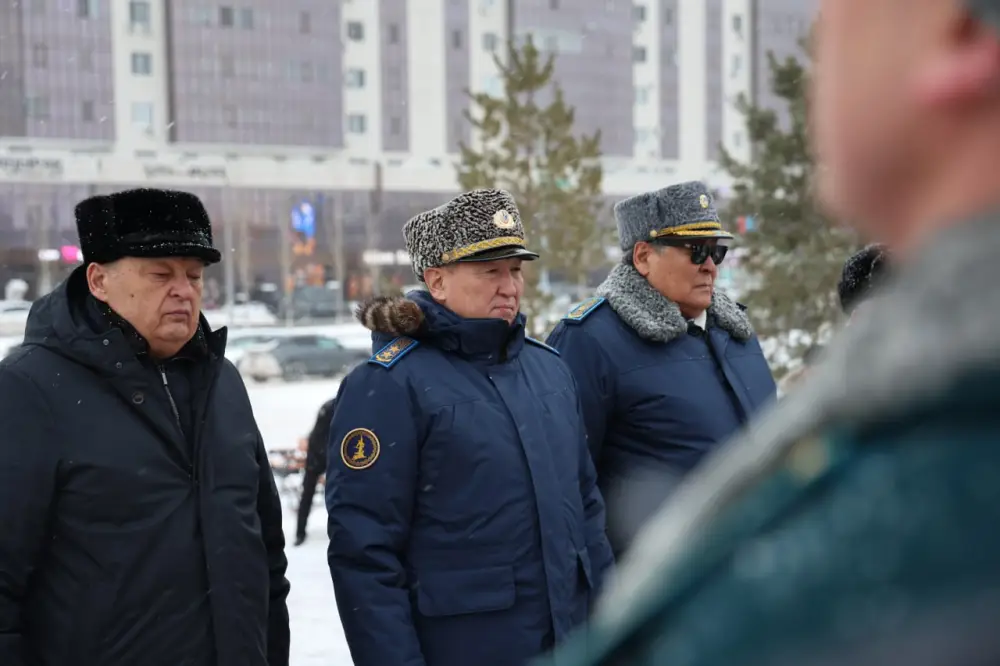 В Вооруженных силах почтили память Героя Советского Союза Бауыржана Момышулы (5)