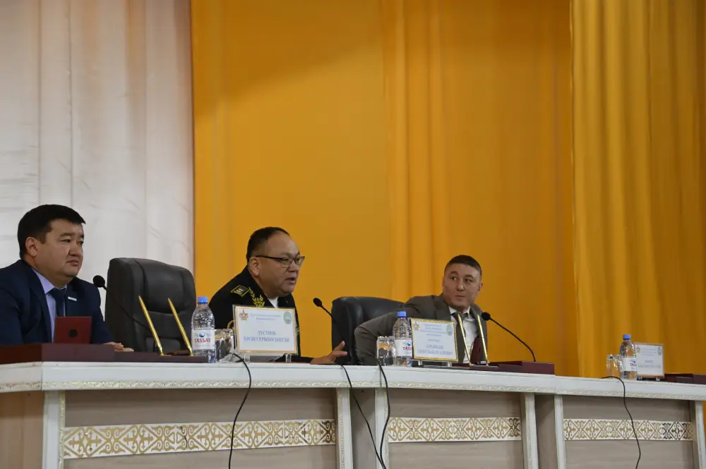 Офицеры Минобороны провели разъяснительную работу в воинских частях Восточного Казахстана (5)