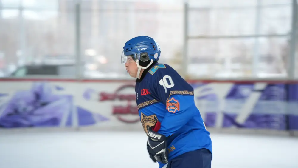 Мужество и командный характер: казахстанские спасатели покоряют международный хоккейный лед (8)