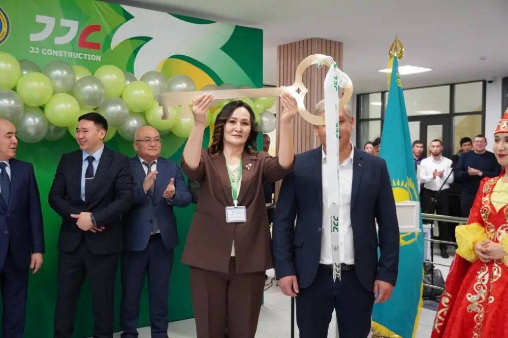 В городе Уральске открылась новая школа! (2)