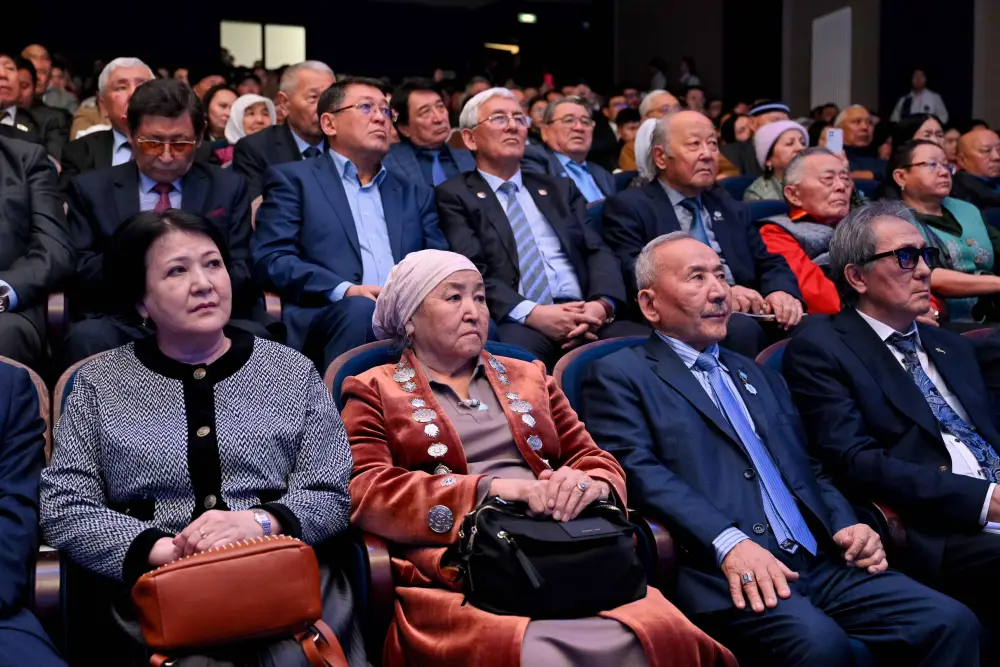 В Семее прошел вечер памяти поэта Несіпбека Айтұлы «Сәуле ғұмыр», посвященный его 75-летию (4)