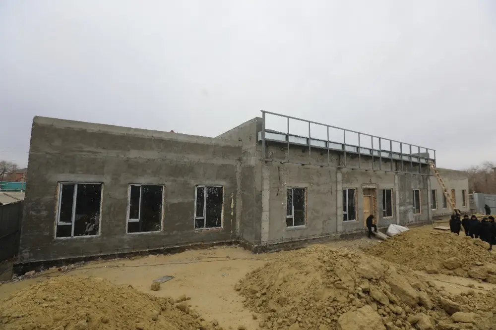 Заместитель акима области посетил строительные объекты в Арале (8)