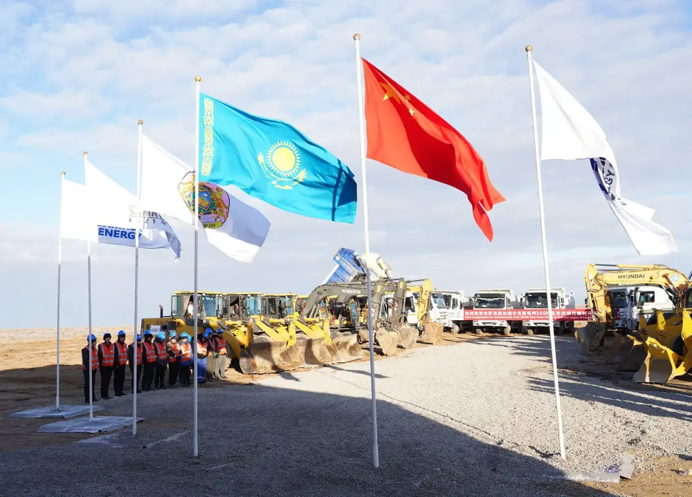 В ТУРКЕСТАНСКОЙ ОБЛАСТИ НАЧАЛОСЬ СТРОИТЕЛЬСТВО СОЛНЕЧНОЙ ЭЛЕКТРОСТАНЦИИ МОЩНОСТЬЮ 300 МВТ (6)