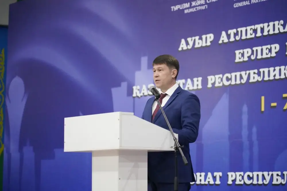 В Астане стартовал чемпионат страны по тяжелой атлетике (7)