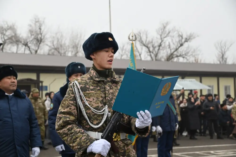 В Шымкенте солдат бригады противовоздушной обороны привели к Военной присяге (4)