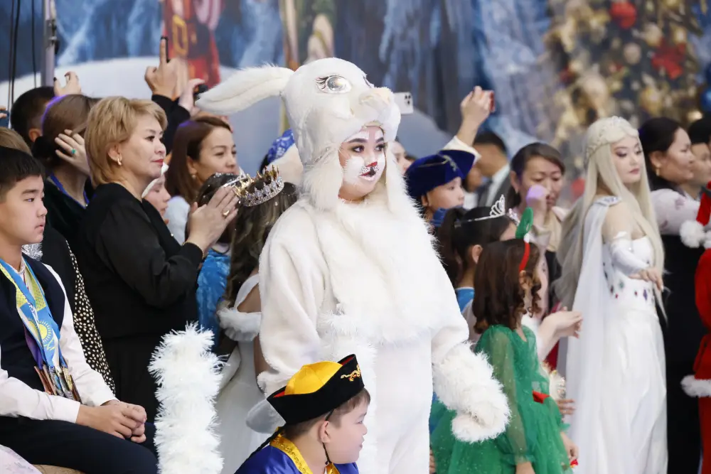 Полный чудес Новый год: в Жетісу на Президентской елке детей порадовал искусственный интеллект (7)