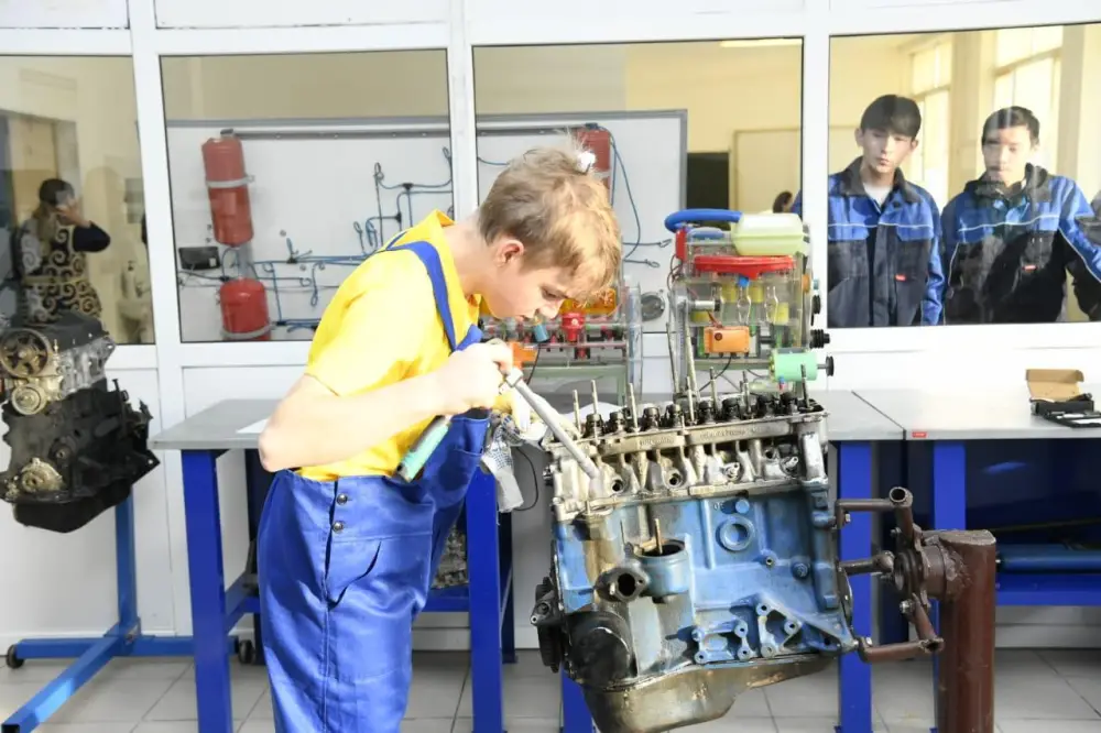 В Астане прошёл конкурс «Лучший слесарь – 2025» среди студентов колледжей (4)