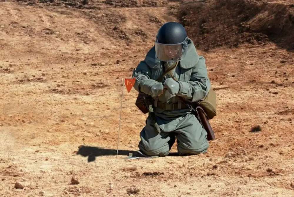 Казахстанские миротворцы обезвредили более тысячи взрывоопасных предметов на Голанских высотах (4)