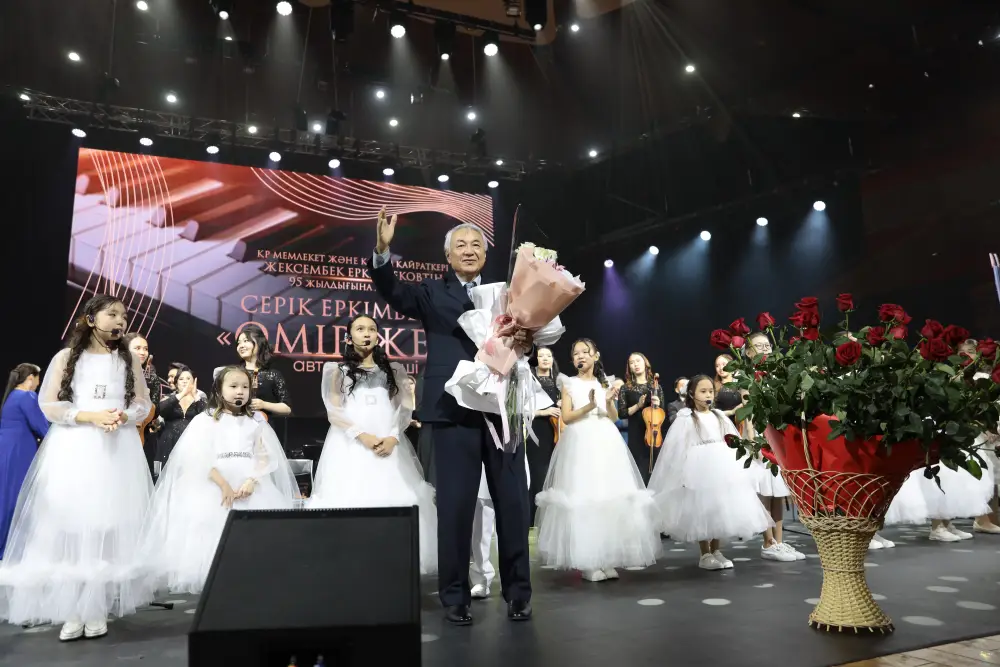 В Астане прошел авторский вечер «Өмір желі» Серика Еркимбекова (8)