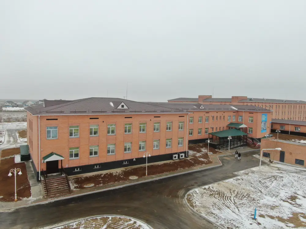 Глава региона осмотрел новую пристройку к центральной больнице (10)