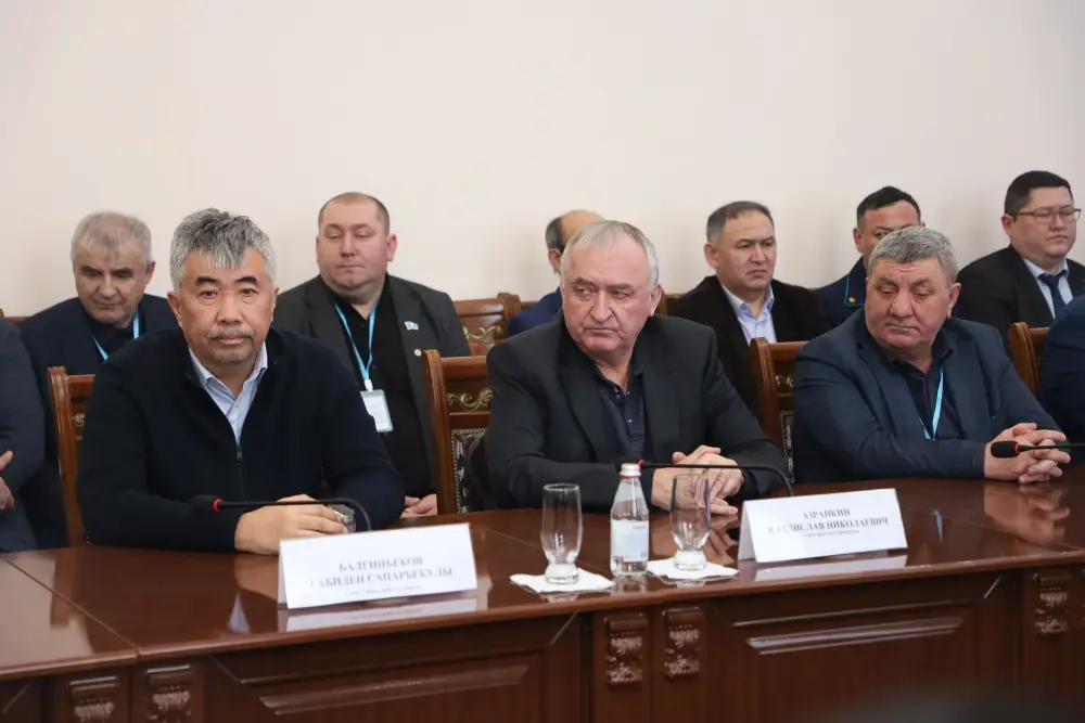 Айдарбек Сапаров провел встречу с аграриями Северо-Казахстанской области (4)