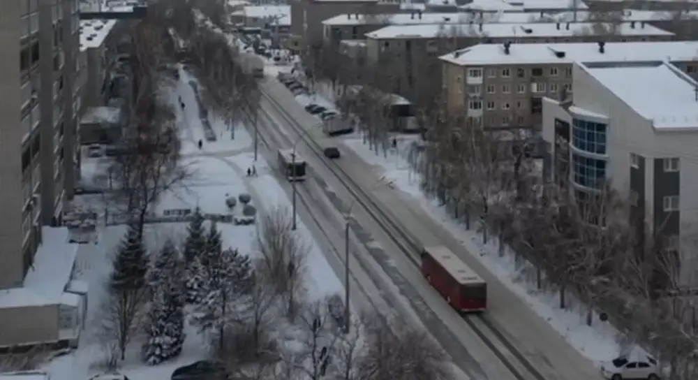 Аким ВКО проверил очистку улиц Усть-Каменогорска от снега и работу транспорта (9)