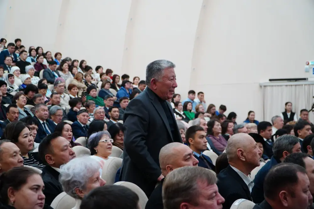 Аким Акмолинской области встретился с населением города Кокшетау (5)